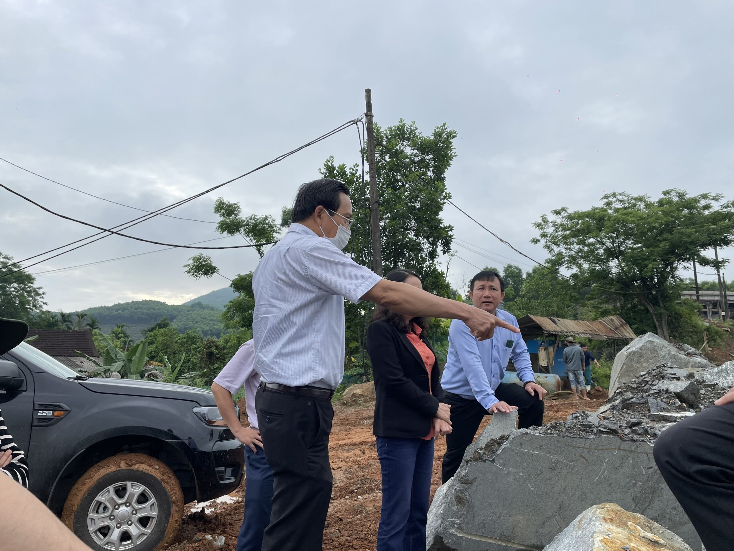 Sáng ngày 21/04/2022 Đoàn liên ngành Ủy Ban tỉnh Thừa Thiên Huế về kiểm tra công tác sản xuất tại mỏ đá Đen Phú Lộc